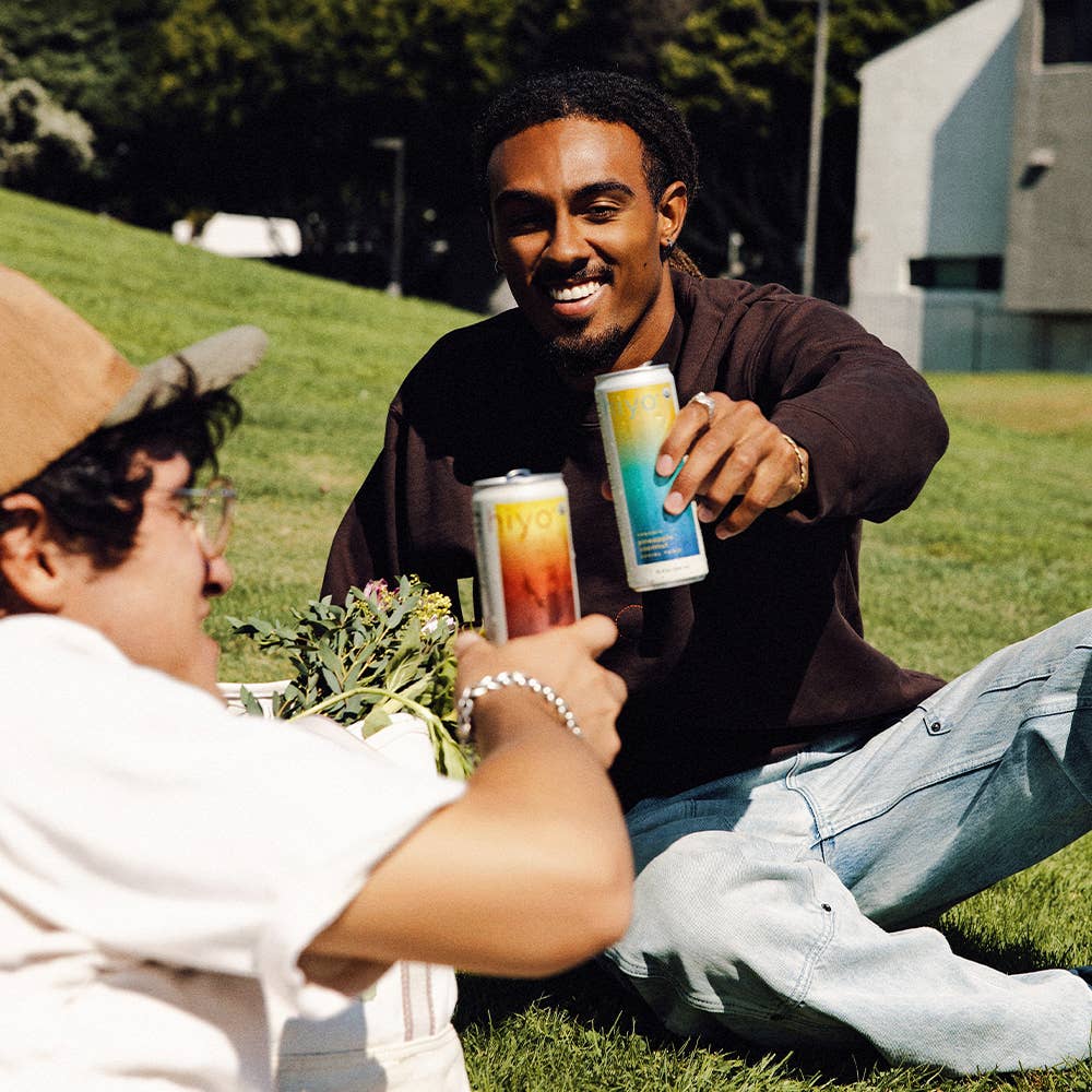 Hiyo N/A Pinedapple Coconut 12oz Cans (4pk)